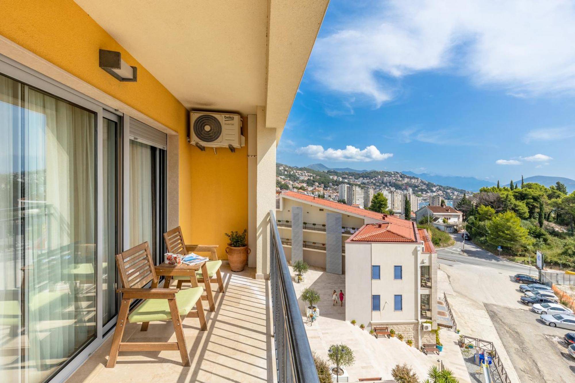 Apart Hotel M S Katunjanin Herceg Novi Exterior foto
